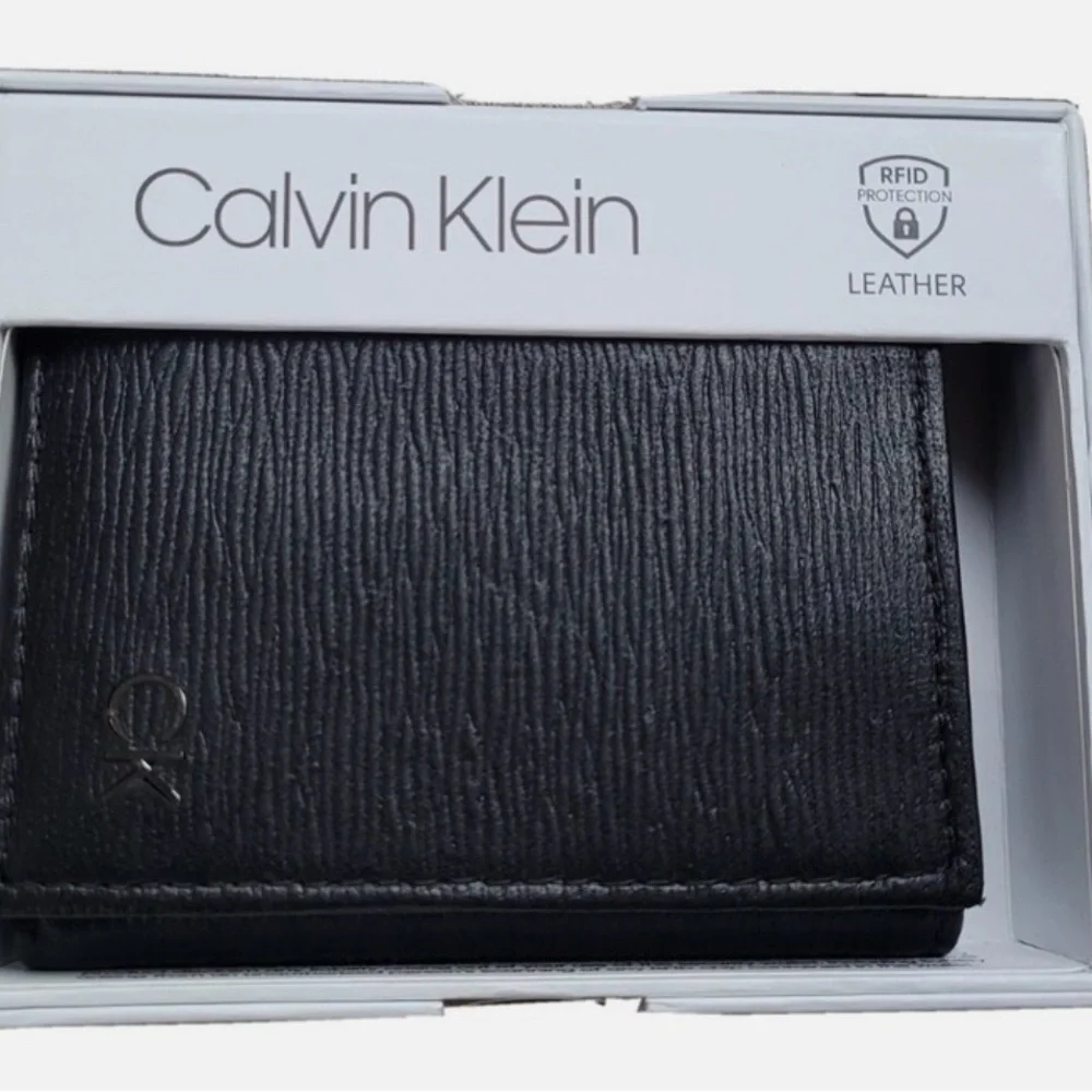 New Calvin Klein Black Textured Card Holder wallet